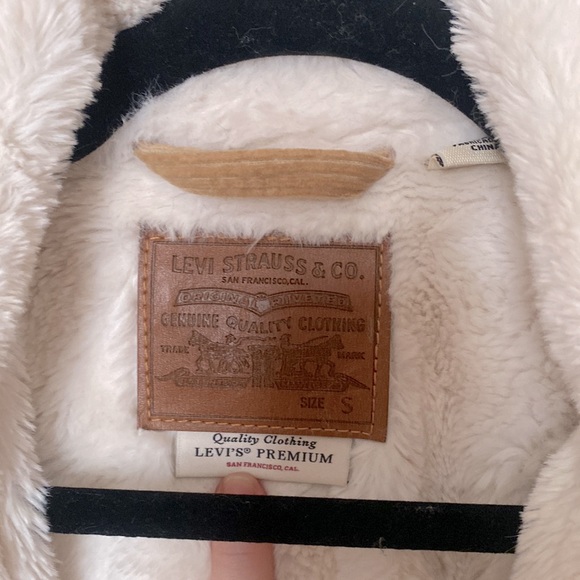 Levi Sherpa Trucker Jacket - Picture 3 of 8